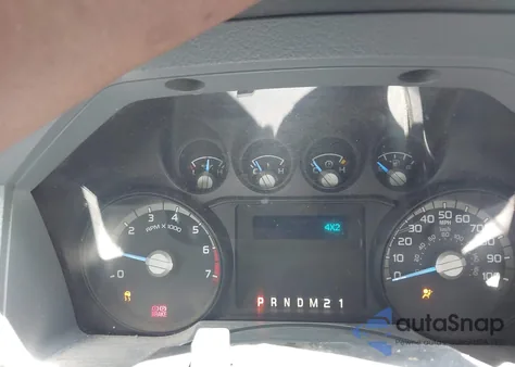 2011 Ford F-250 Xl z USA, uszkodzony, nr VIN 1FT7X2B61BEB17857